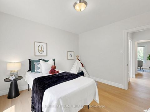 Photo 20 at 305 Pleasant Avenue, Newtonbrook West, Toronto