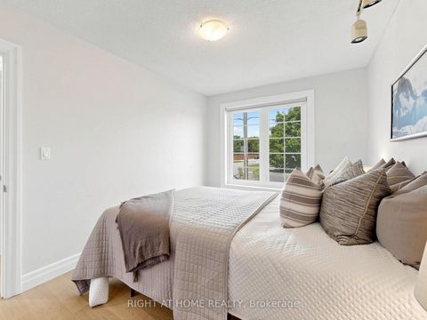 Photo 23 at 305 Pleasant Avenue, Newtonbrook West, Toronto