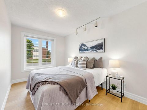 Photo 24 at 305 Pleasant Avenue, Newtonbrook West, Toronto