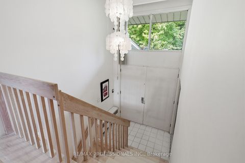 Photo 2 at 189 Edenbridge Drive, Humber Valley, Toronto