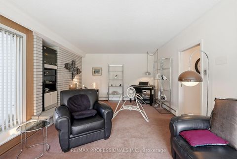 Photo 5 at 189 Edenbridge Drive, Humber Valley, Toronto