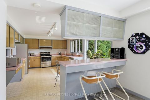 Photo 9 at 189 Edenbridge Drive, Humber Valley, Toronto