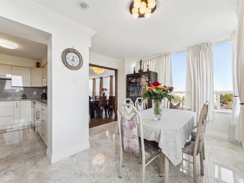 Photo 7 at 604 - 7 Townsgate Drive, Yorkhill, Vaughan