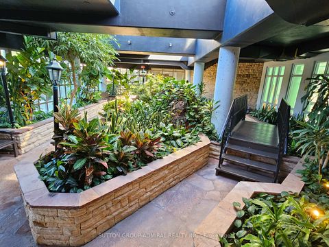Photo 28 at 604 - 7 Townsgate Drive, Yorkhill, Vaughan