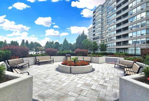 Photo 38 at 604 - 7 Townsgate Drive, Yorkhill, Vaughan