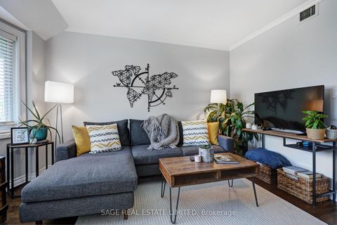 Photo 4 at 301 - 60 Kippendavie Avenue, The Beaches, Toronto