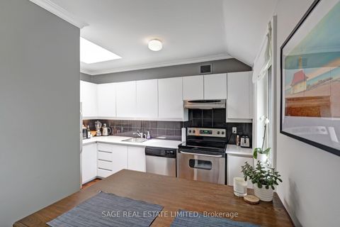 Photo 12 at 301 - 60 Kippendavie Avenue, The Beaches, Toronto