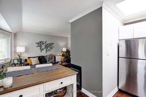 Photo 16 at 301 - 60 Kippendavie Avenue, The Beaches, Toronto