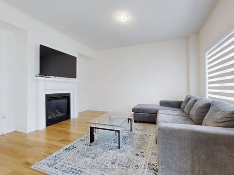 Photo 4 at 362 Danny Wheeler Boulevard, Keswick North, Georgina