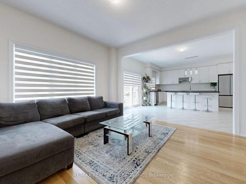 Photo 5 at 362 Danny Wheeler Boulevard, Keswick North, Georgina