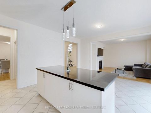 Photo 14 at 362 Danny Wheeler Boulevard, Keswick North, Georgina