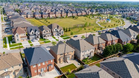 Photo 2 at 31 Woodgate Pines Drive, Kleinburg, Vaughan