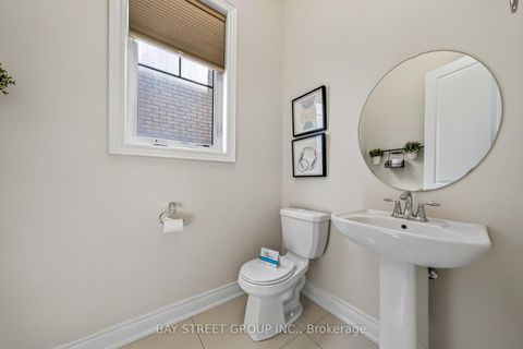 Photo 11 at 31 Woodgate Pines Drive, Kleinburg, Vaughan