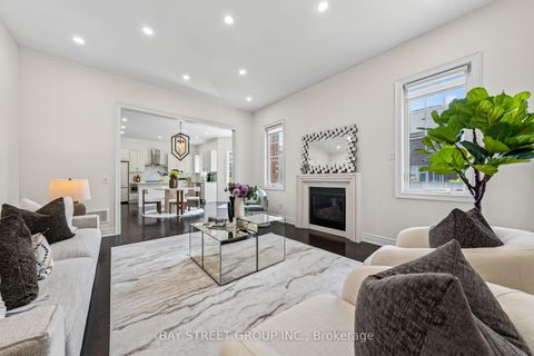 Photo 22 at 31 Woodgate Pines Drive, Kleinburg, Vaughan
