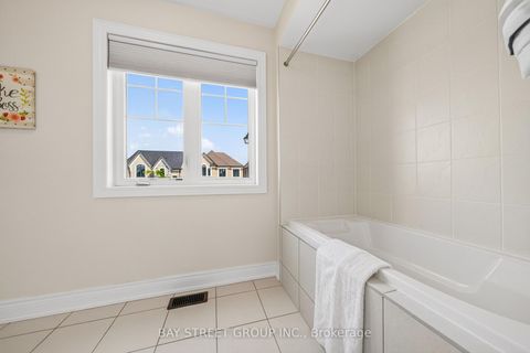 Photo 33 at 31 Woodgate Pines Drive, Kleinburg, Vaughan