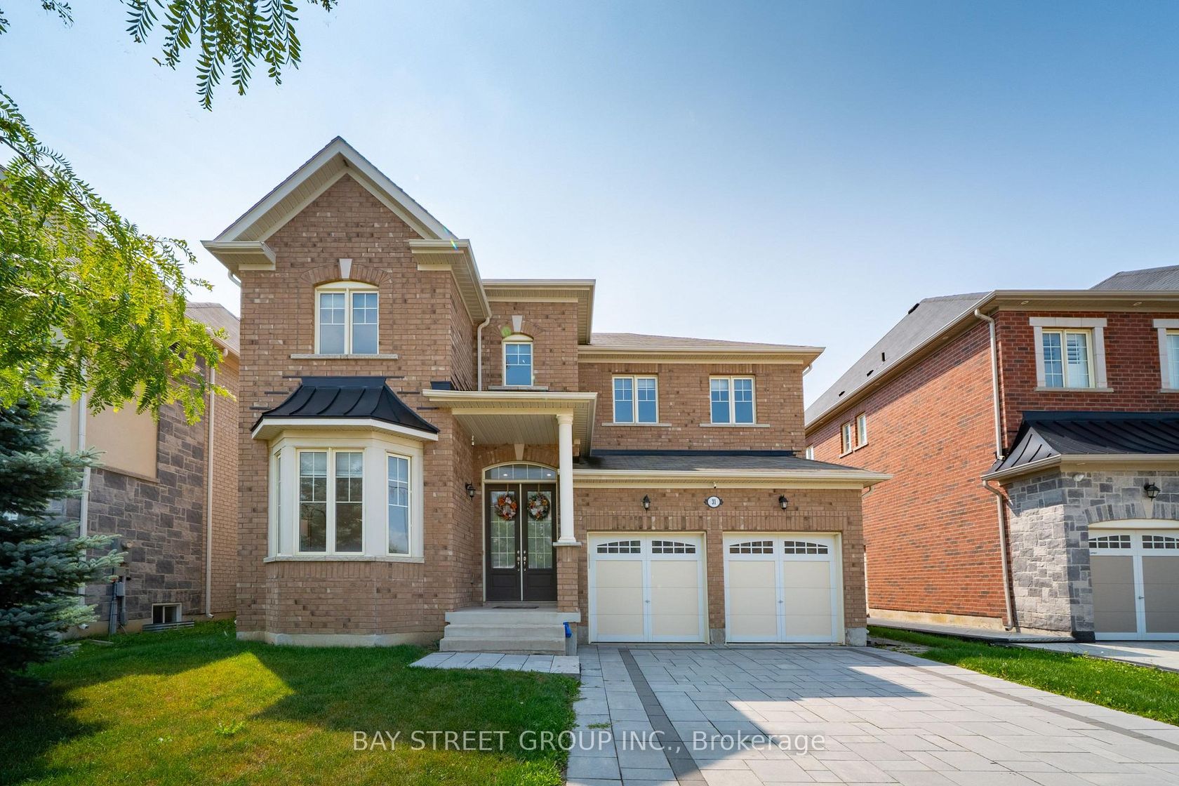31 Woodgate Pines Drive, Kleinburg, Vaughan photo number 2