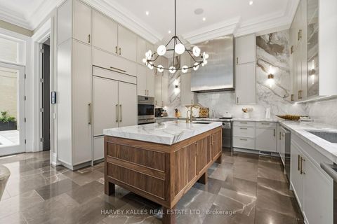 Photo 11 at 139 Dunvegan Road, Forest Hill South, Toronto