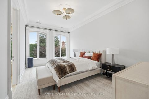 Photo 31 at 139 Dunvegan Road, Forest Hill South, Toronto