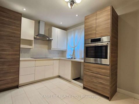 Photo 13 at 449 Pacific Avenue, Junction Area, Toronto