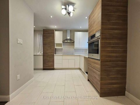 Photo 14 at 449 Pacific Avenue, Junction Area, Toronto