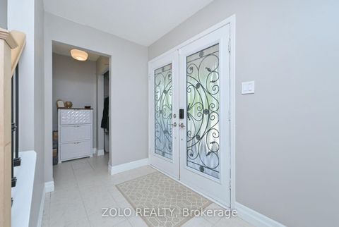 Photo 2 at 1077 Anna Maria Avenue, Alcona, Innisfil