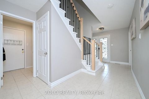 Photo 3 at 1077 Anna Maria Avenue, Alcona, Innisfil