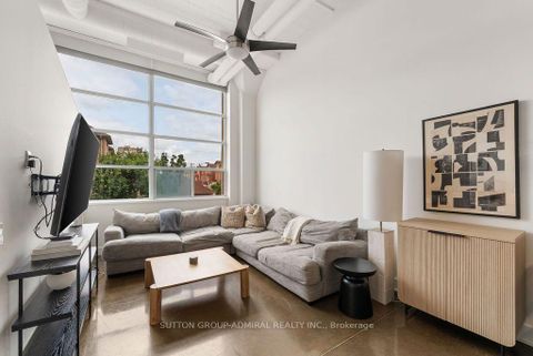 Photo 2 at 124 - 1001 Roselawn Avenue, Belgravia, Toronto