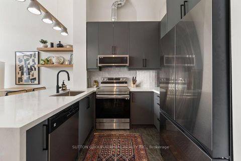 Photo 4 at 124 - 1001 Roselawn Avenue, Belgravia, Toronto