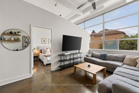 Photo 5 at 124 - 1001 Roselawn Avenue, Belgravia, Toronto