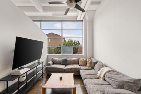 Photo 8 at 124 - 1001 Roselawn Avenue, Belgravia, Toronto