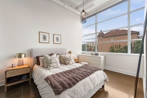 Photo 9 at 124 - 1001 Roselawn Avenue, Belgravia, Toronto