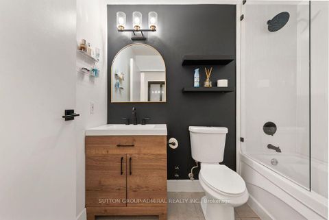 Photo 12 at 124 - 1001 Roselawn Avenue, Belgravia, Toronto