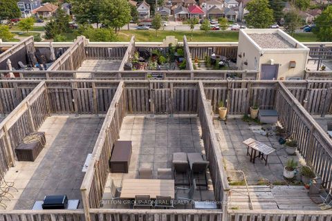 Photo 24 at 124 - 1001 Roselawn Avenue, Belgravia, Toronto