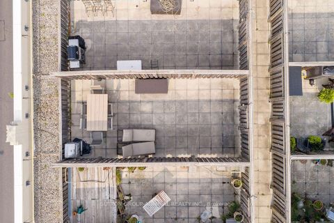 Photo 25 at 124 - 1001 Roselawn Avenue, Belgravia, Toronto
