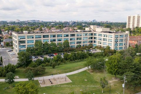 Photo 32 at 124 - 1001 Roselawn Avenue, Belgravia, Toronto