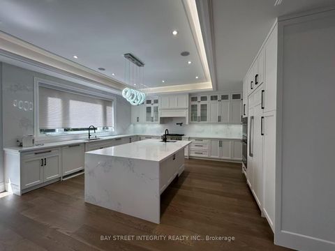 Photo 9 at 158 Elmwood Avenue, Harding, Richmond Hill