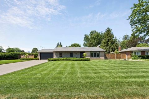 Photo 5 at 256 Banner Lane, King City, King