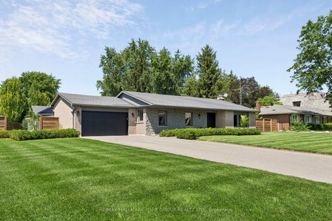 Photo 6 at 256 Banner Lane, King City, King