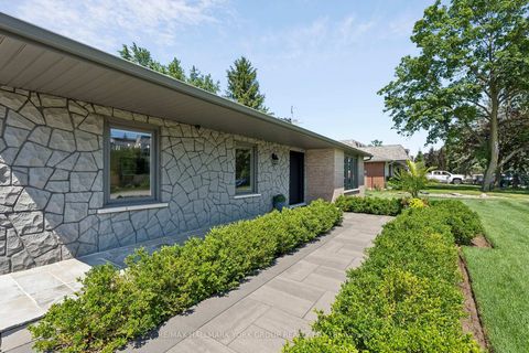 Photo 8 at 256 Banner Lane, King City, King