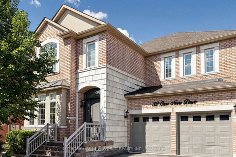 Photo 2 at 32 Casa Nova Drive, Vellore Village, Vaughan