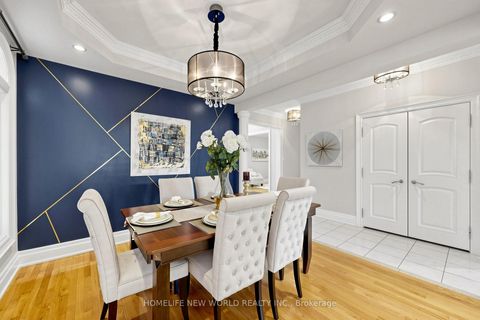 Photo 10 at 32 Casa Nova Drive, Vellore Village, Vaughan