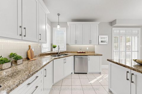 Photo 12 at 32 Casa Nova Drive, Vellore Village, Vaughan