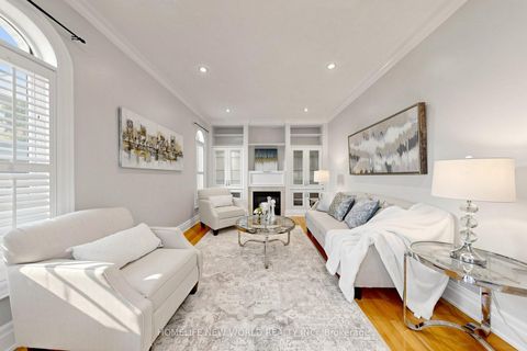 Photo 16 at 32 Casa Nova Drive, Vellore Village, Vaughan
