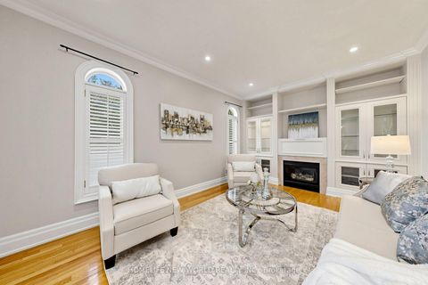 Photo 17 at 32 Casa Nova Drive, Vellore Village, Vaughan
