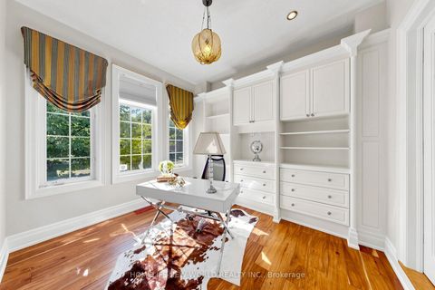 Photo 19 at 32 Casa Nova Drive, Vellore Village, Vaughan