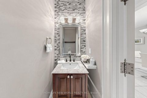 Photo 21 at 32 Casa Nova Drive, Vellore Village, Vaughan