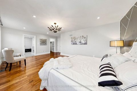 Photo 24 at 32 Casa Nova Drive, Vellore Village, Vaughan