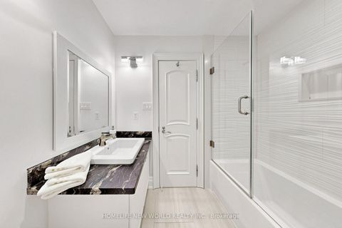 Photo 32 at 32 Casa Nova Drive, Vellore Village, Vaughan