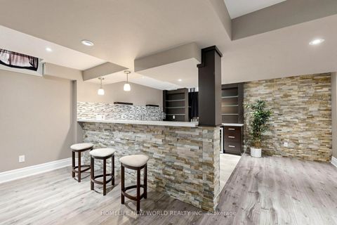 Photo 40 at 32 Casa Nova Drive, Vellore Village, Vaughan