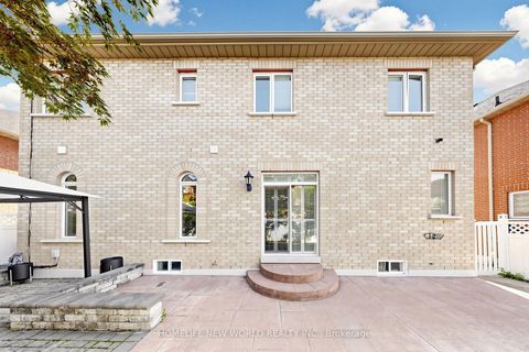 Photo 45 at 32 Casa Nova Drive, Vellore Village, Vaughan